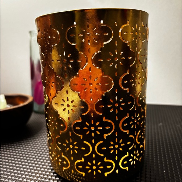 Gold Metal Candle Holder - Picture 5 of 6